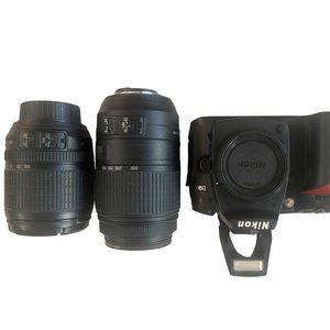Nikon D90 body + 2 lenses